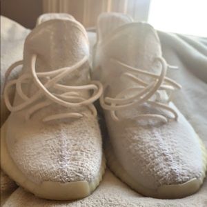 YEEZY 350 v2 cream/ triple white size 10